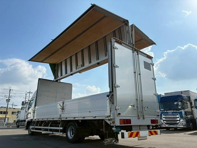 ヒノレンジャー 　Ｈ２５年式　日野　アルミウイング　ハイルーフ　後輪エアサス　フルキャブ　ベッド付き　フルワイド　背高　６３００　トランテックス　２４０馬力　６速　ＭＴ　マニュアル　４ｔ　８ｔ　中型　バン　箱車（7枚目）