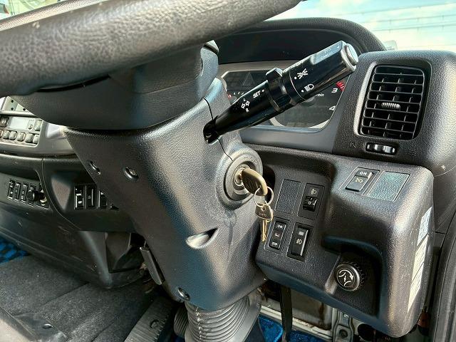 ヒノレンジャー 　Ｈ２５年式　日野　アルミウイング　ハイルーフ　後輪エアサス　フルキャブ　ベッド付き　フルワイド　背高　６３００　トランテックス　２４０馬力　６速　ＭＴ　マニュアル　４ｔ　８ｔ　中型　バン　箱車（37枚目）