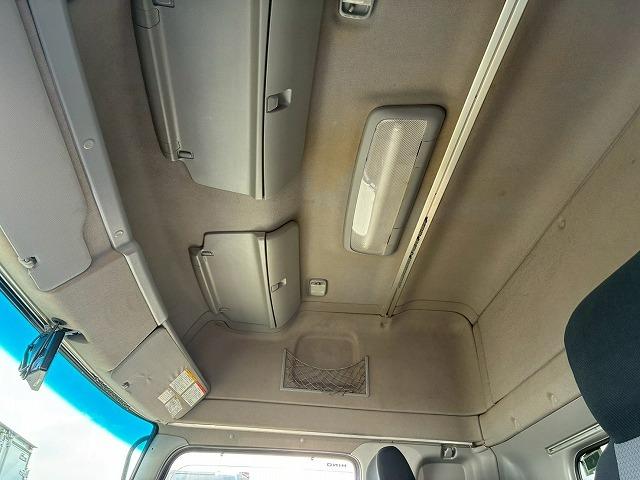 ヒノレンジャー 　Ｈ２５年式　日野　アルミウイング　ハイルーフ　後輪エアサス　フルキャブ　ベッド付き　フルワイド　背高　６３００　トランテックス　２４０馬力　６速　ＭＴ　マニュアル　４ｔ　８ｔ　中型　バン　箱車（46枚目）