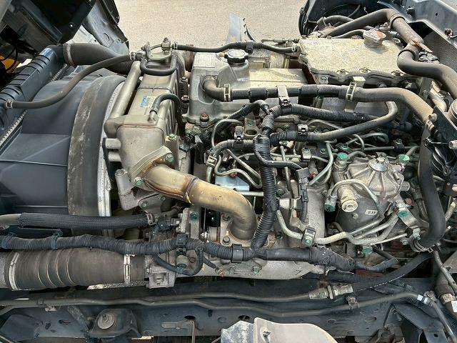 ヒノレンジャー 　Ｈ２５年式　日野　アルミウイング　ハイルーフ　後輪エアサス　フルキャブ　ベッド付き　フルワイド　背高　６３００　トランテックス　２４０馬力　６速　ＭＴ　マニュアル　４ｔ　８ｔ　中型　バン　箱車（49枚目）