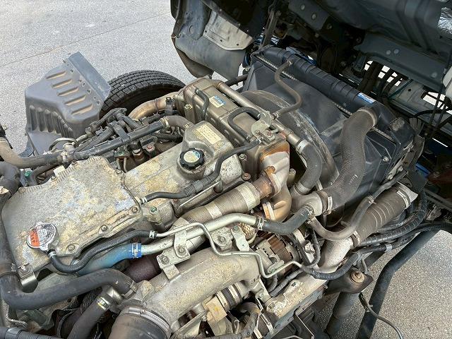 ヒノレンジャー 　Ｈ２５年式　日野　アルミウイング　ハイルーフ　後輪エアサス　フルキャブ　ベッド付き　フルワイド　背高　６３００　トランテックス　２４０馬力　６速　ＭＴ　マニュアル　４ｔ　８ｔ　中型　バン　箱車（52枚目）