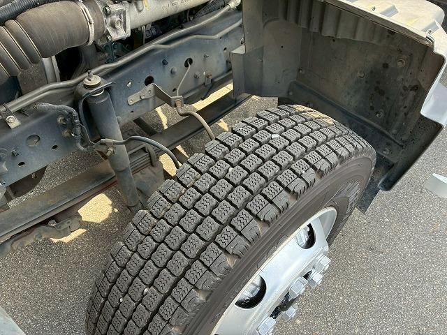 ヒノレンジャー 　Ｈ２５年式　日野　アルミウイング　ハイルーフ　後輪エアサス　フルキャブ　ベッド付き　フルワイド　背高　６３００　トランテックス　２４０馬力　６速　ＭＴ　マニュアル　４ｔ　８ｔ　中型　バン　箱車（55枚目）