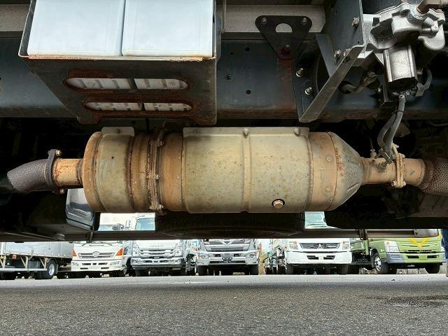 ヒノレンジャー 　Ｈ２５年式　日野　アルミウイング　ハイルーフ　後輪エアサス　フルキャブ　ベッド付き　フルワイド　背高　６３００　トランテックス　２４０馬力　６速　ＭＴ　マニュアル　４ｔ　８ｔ　中型　バン　箱車（63枚目）