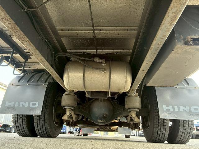 ヒノレンジャー 　Ｈ２５年式　日野　アルミウイング　ハイルーフ　後輪エアサス　フルキャブ　ベッド付き　フルワイド　背高　６３００　トランテックス　２４０馬力　６速　ＭＴ　マニュアル　４ｔ　８ｔ　中型　バン　箱車（64枚目）