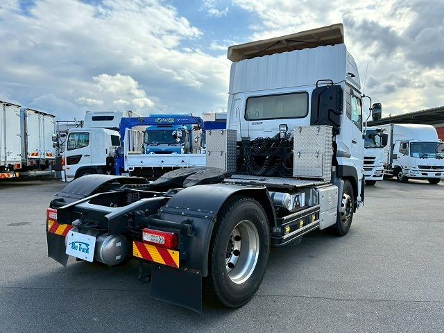 クオン 　Ｒ４年式　ＵＤトラックス　トラクターヘッド　ハイルーフ　後輪エアサス　１１．５トン　１１５００ｋｇ　移動式カプラー　スライドカプラー　ＧＨ１１　４６０馬力　Ｄ尺　Ｅ尺　中間尺　ミドル尺　エスコット（10枚目）