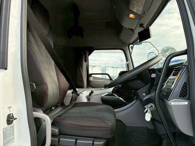 クオン 　Ｒ４年式　ＵＤトラックス　トラクターヘッド　ハイルーフ　後輪エアサス　１１．５トン　１１５００ｋｇ　移動式カプラー　スライドカプラー　ＧＨ１１　４６０馬力　Ｄ尺　Ｅ尺　中間尺　ミドル尺　エスコット（23枚目）