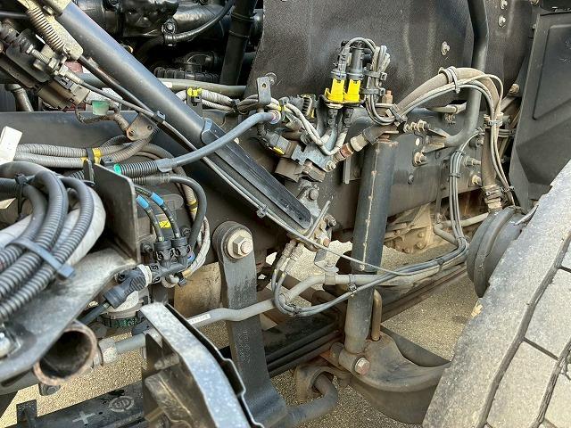 クオン 　Ｒ４年式　ＵＤトラックス　トラクターヘッド　ハイルーフ　後輪エアサス　１１．５トン　１１５００ｋｇ　移動式カプラー　スライドカプラー　ＧＨ１１　４６０馬力　Ｄ尺　Ｅ尺　中間尺　ミドル尺　エスコット（54枚目）