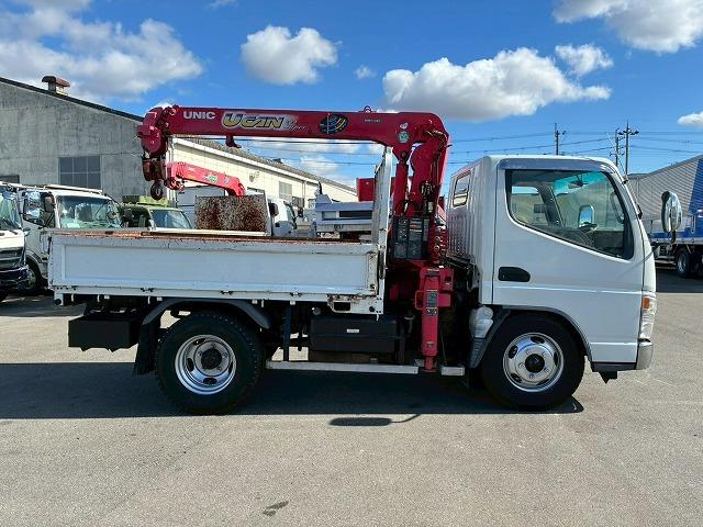 キャンター 　Ｈ１６年式　三菱ふそう　３段クレーン　古河ユニック　ＵＮＩＣ　ラジコン　２．３３ｔ　標準幅　ショート　１０尺ベース　５速　ＭＴ　マニュアル　２ｔ　３ｔ　６ｔ　小型　カーゴクレーン（12枚目）