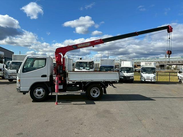 キャンター 　Ｈ１６年式　三菱ふそう　３段クレーン　古河ユニック　ＵＮＩＣ　ラジコン　２．３３ｔ　標準幅　ショート　１０尺ベース　５速　ＭＴ　マニュアル　２ｔ　３ｔ　６ｔ　小型　カーゴクレーン（13枚目）