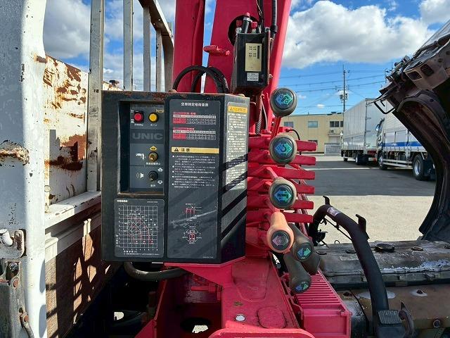 キャンター 　Ｈ１６年式　三菱ふそう　３段クレーン　古河ユニック　ＵＮＩＣ　ラジコン　２．３３ｔ　標準幅　ショート　１０尺ベース　５速　ＭＴ　マニュアル　２ｔ　３ｔ　６ｔ　小型　カーゴクレーン（25枚目）