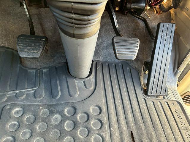 キャンター 　Ｈ１６年式　三菱ふそう　３段クレーン　古河ユニック　ＵＮＩＣ　ラジコン　２．３３ｔ　標準幅　ショート　１０尺ベース　５速　ＭＴ　マニュアル　２ｔ　３ｔ　６ｔ　小型　カーゴクレーン（40枚目）