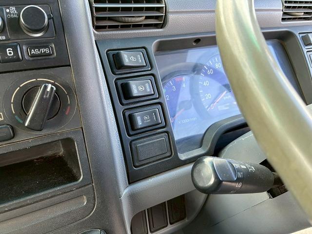 キャンター 　Ｈ１６年式　三菱ふそう　３段クレーン　古河ユニック　ＵＮＩＣ　ラジコン　２．３３ｔ　標準幅　ショート　１０尺ベース　５速　ＭＴ　マニュアル　２ｔ　３ｔ　６ｔ　小型　カーゴクレーン（41枚目）