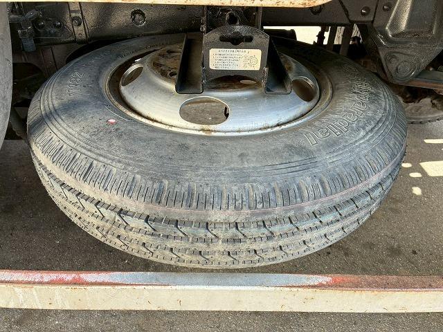 キャンター 　Ｈ１６年式　三菱ふそう　３段クレーン　古河ユニック　ＵＮＩＣ　ラジコン　２．３３ｔ　標準幅　ショート　１０尺ベース　５速　ＭＴ　マニュアル　２ｔ　３ｔ　６ｔ　小型　カーゴクレーン（55枚目）