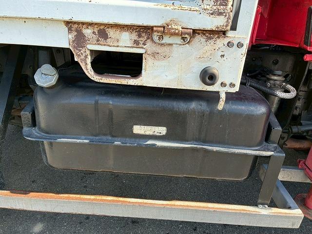 キャンター 　Ｈ１６年式　三菱ふそう　３段クレーン　古河ユニック　ＵＮＩＣ　ラジコン　２．３３ｔ　標準幅　ショート　１０尺ベース　５速　ＭＴ　マニュアル　２ｔ　３ｔ　６ｔ　小型　カーゴクレーン（63枚目）