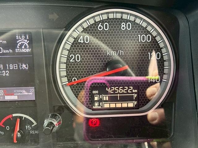 ギガ H29年式 いすゞ トラクターヘッド シングルヘッド ハイルーフ ミドルルーフ 6WG1 460馬力 11.3トン 11300kg 第5輪荷重 後輪エアサス 8×2 Hi/Lo MT マニュアル(23枚目)