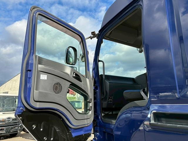 ギガ H29年式 いすゞ トラクターヘッド シングルヘッド ハイルーフ ミドルルーフ 6WG1 460馬力 11.3トン 11300kg 第5輪荷重 後輪エアサス 8×2 Hi/Lo MT マニュアル(27枚目)