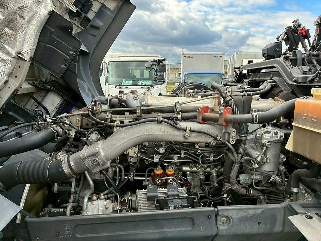 ギガ H29年式 いすゞ トラクターヘッド シングルヘッド ハイルーフ ミドルルーフ 6WG1 460馬力 11.3トン 11300kg 第5輪荷重 後輪エアサス 8×2 Hi/Lo MT マニュアル(28枚目)