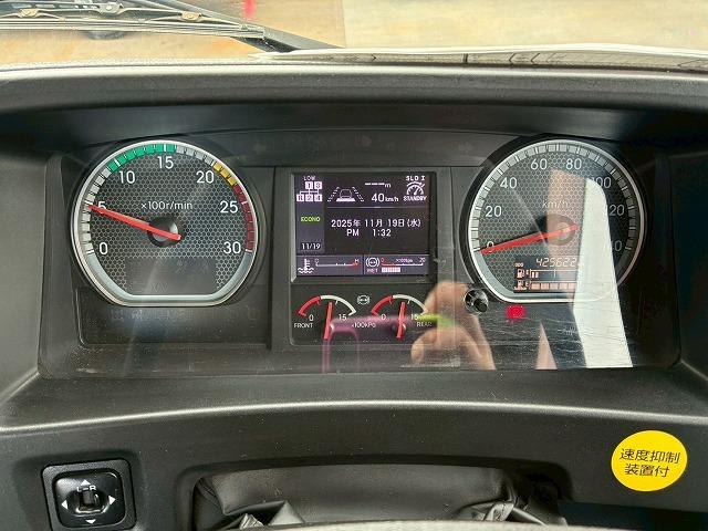 ギガ H29年式 いすゞ トラクターヘッド シングルヘッド ハイルーフ ミドルルーフ 6WG1 460馬力 11.3トン 11300kg 第5輪荷重 後輪エアサス 8×2 Hi/Lo MT マニュアル(34枚目)