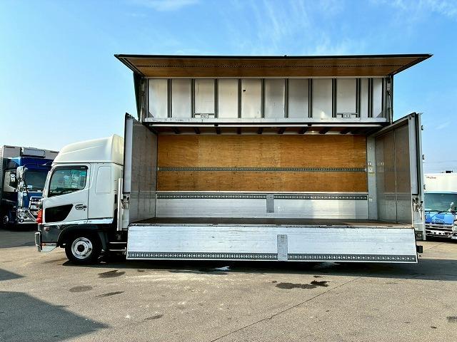 ヒノレンジャー 　車検整備付　令和８年１０月迄　Ｈ２４年式　日野　アルミウイング　ハイルーフ　フルキャブ　ベッド付き　フルワイド　６３００　２４０馬力　６速　ＭＴ　マニュアル　トランテックス　４ｔ　８ｔ　中型　バン（17枚目）