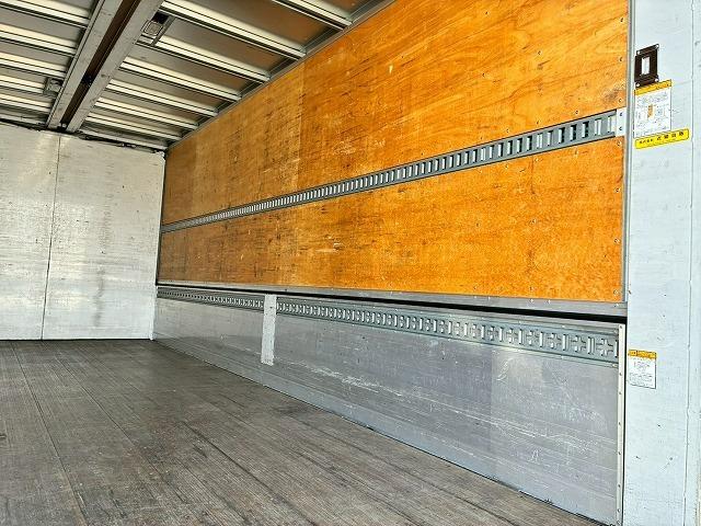 ヒノレンジャー 　車検整備付　令和８年１０月迄　Ｈ２４年式　日野　アルミウイング　ハイルーフ　フルキャブ　ベッド付き　フルワイド　６３００　２４０馬力　６速　ＭＴ　マニュアル　トランテックス　４ｔ　８ｔ　中型　バン（25枚目）