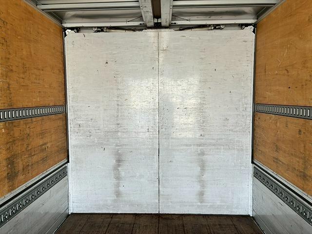 ヒノレンジャー 　車検整備付　令和８年１０月迄　Ｈ２４年式　日野　アルミウイング　ハイルーフ　フルキャブ　ベッド付き　フルワイド　６３００　２４０馬力　６速　ＭＴ　マニュアル　トランテックス　４ｔ　８ｔ　中型　バン（26枚目）