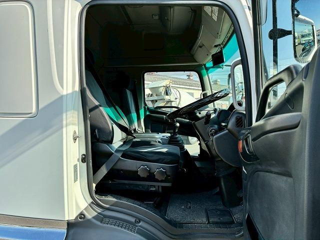 ヒノレンジャー 　車検整備付　令和８年１０月迄　Ｈ２４年式　日野　アルミウイング　ハイルーフ　フルキャブ　ベッド付き　フルワイド　６３００　２４０馬力　６速　ＭＴ　マニュアル　トランテックス　４ｔ　８ｔ　中型　バン（31枚目）