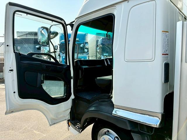 ヒノレンジャー 　車検整備付　令和８年１０月迄　Ｈ２４年式　日野　アルミウイング　ハイルーフ　フルキャブ　ベッド付き　フルワイド　６３００　２４０馬力　６速　ＭＴ　マニュアル　トランテックス　４ｔ　８ｔ　中型　バン（57枚目）