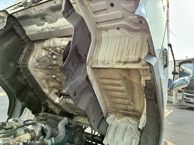 ヒノレンジャー 　車検整備付　令和８年１０月迄　Ｈ２４年式　日野　アルミウイング　ハイルーフ　フルキャブ　ベッド付き　フルワイド　６３００　２４０馬力　６速　ＭＴ　マニュアル　トランテックス　４ｔ　８ｔ　中型　バン（62枚目）