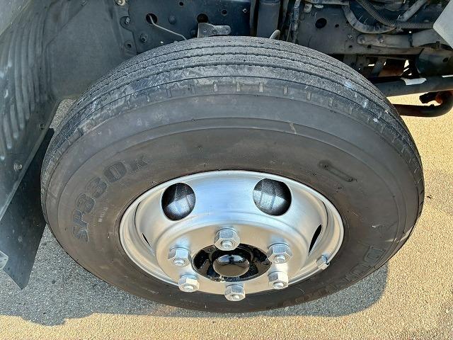 ヒノレンジャー 　車検整備付　令和８年１０月迄　Ｈ２４年式　日野　アルミウイング　ハイルーフ　フルキャブ　ベッド付き　フルワイド　６３００　２４０馬力　６速　ＭＴ　マニュアル　トランテックス　４ｔ　８ｔ　中型　バン（68枚目）