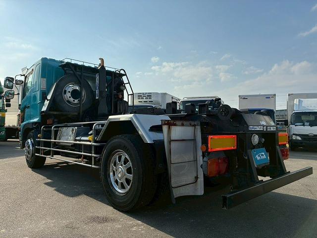 ヒノレンジャー 　Ｈ１８年式　増トン　増々トン　脱着装置付コンテナ専用車　フルキャブ　ベッド付き　新明和工業　アームロール　ツインホイスト　２シリンダー　リアジャッキ　２２５馬力　６速　ＭＴ　マニュアル　８ｔ　１３ｔ（7枚目）