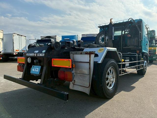 ヒノレンジャー 　Ｈ１８年式　増トン　増々トン　脱着装置付コンテナ専用車　フルキャブ　ベッド付き　新明和工業　アームロール　ツインホイスト　２シリンダー　リアジャッキ　２２５馬力　６速　ＭＴ　マニュアル　８ｔ　１３ｔ（8枚目）