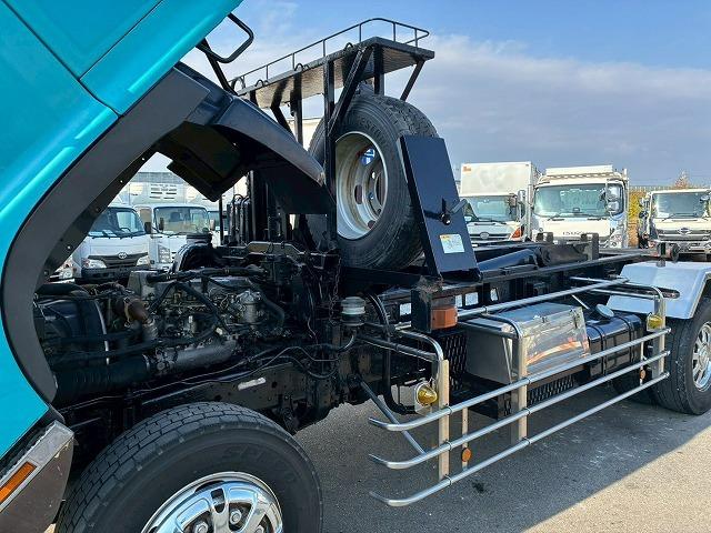 ヒノレンジャー 　Ｈ１８年式　増トン　増々トン　脱着装置付コンテナ専用車　フルキャブ　ベッド付き　新明和工業　アームロール　ツインホイスト　２シリンダー　リアジャッキ　２２５馬力　６速　ＭＴ　マニュアル　８ｔ　１３ｔ（14枚目）