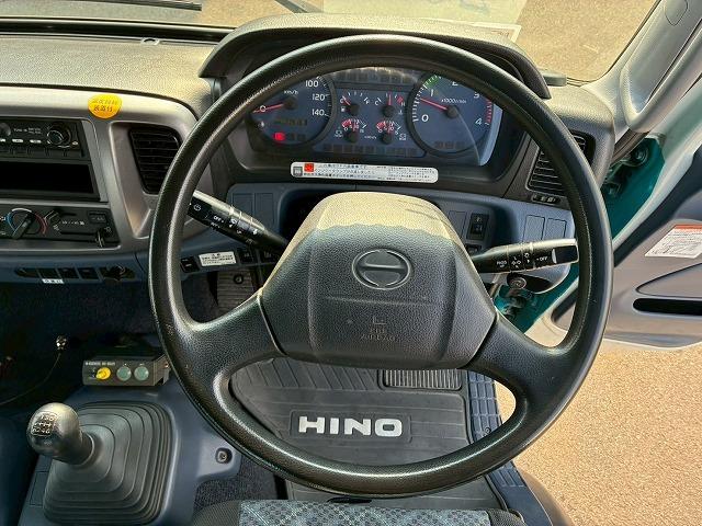 ヒノレンジャー 　Ｈ１８年式　増トン　増々トン　脱着装置付コンテナ専用車　フルキャブ　ベッド付き　新明和工業　アームロール　ツインホイスト　２シリンダー　リアジャッキ　２２５馬力　６速　ＭＴ　マニュアル　８ｔ　１３ｔ（29枚目）
