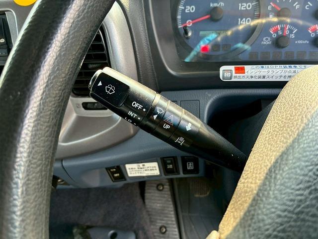 ヒノレンジャー 　Ｈ１８年式　増トン　増々トン　脱着装置付コンテナ専用車　フルキャブ　ベッド付き　新明和工業　アームロール　ツインホイスト　２シリンダー　リアジャッキ　２２５馬力　６速　ＭＴ　マニュアル　８ｔ　１３ｔ（31枚目）