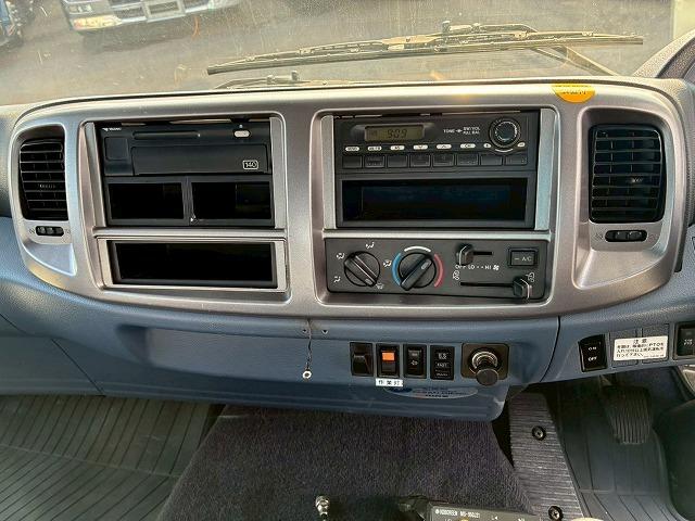 ヒノレンジャー 　Ｈ１８年式　増トン　増々トン　脱着装置付コンテナ専用車　フルキャブ　ベッド付き　新明和工業　アームロール　ツインホイスト　２シリンダー　リアジャッキ　２２５馬力　６速　ＭＴ　マニュアル　８ｔ　１３ｔ（35枚目）