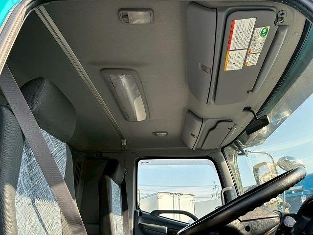 ヒノレンジャー 　Ｈ１８年式　増トン　増々トン　脱着装置付コンテナ専用車　フルキャブ　ベッド付き　新明和工業　アームロール　ツインホイスト　２シリンダー　リアジャッキ　２２５馬力　６速　ＭＴ　マニュアル　８ｔ　１３ｔ（40枚目）