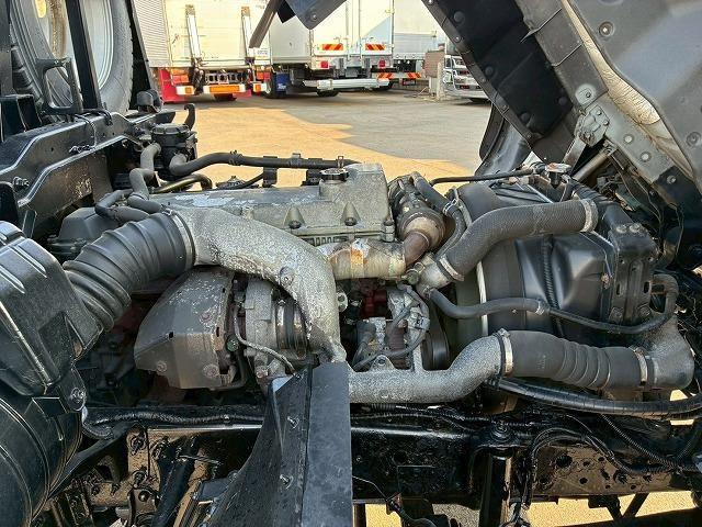 ヒノレンジャー 　Ｈ１８年式　増トン　増々トン　脱着装置付コンテナ専用車　フルキャブ　ベッド付き　新明和工業　アームロール　ツインホイスト　２シリンダー　リアジャッキ　２２５馬力　６速　ＭＴ　マニュアル　８ｔ　１３ｔ（45枚目）