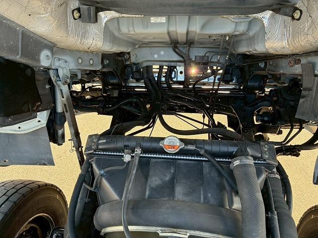 ヒノレンジャー 　Ｈ１８年式　増トン　増々トン　脱着装置付コンテナ専用車　フルキャブ　ベッド付き　新明和工業　アームロール　ツインホイスト　２シリンダー　リアジャッキ　２２５馬力　６速　ＭＴ　マニュアル　８ｔ　１３ｔ（48枚目）