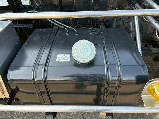 ヒノレンジャー 　Ｈ１８年式　増トン　増々トン　脱着装置付コンテナ専用車　フルキャブ　ベッド付き　新明和工業　アームロール　ツインホイスト　２シリンダー　リアジャッキ　２２５馬力　６速　ＭＴ　マニュアル　８ｔ　１３ｔ（57枚目）