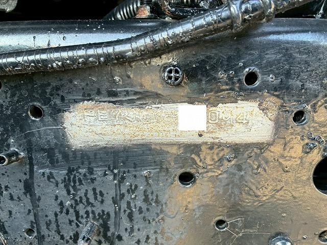 ヒノレンジャー 　Ｈ１８年式　増トン　増々トン　脱着装置付コンテナ専用車　フルキャブ　ベッド付き　新明和工業　アームロール　ツインホイスト　２シリンダー　リアジャッキ　２２５馬力　６速　ＭＴ　マニュアル　８ｔ　１３ｔ（65枚目）