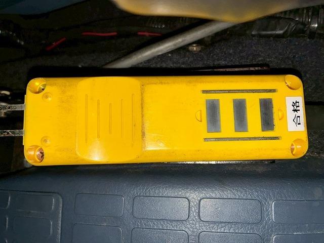 ヒノレンジャー 　Ｈ１８年式　増トン　増々トン　脱着装置付コンテナ専用車　フルキャブ　ベッド付き　新明和工業　アームロール　ツインホイスト　２シリンダー　リアジャッキ　２２５馬力　６速　ＭＴ　マニュアル　８ｔ　１３ｔ（69枚目）