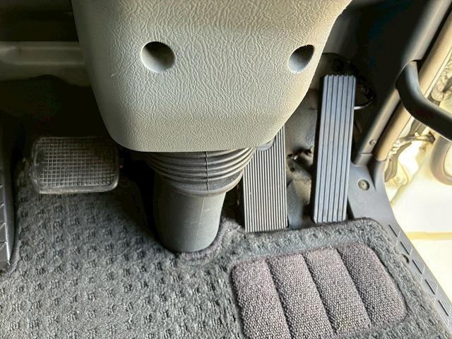 スーパーグレート 　車検整備付　令和８年１２月迄　Ｈ２６年式　ダンプ　６×４　３軸２デフ　リーフサスペンション　ワンオーナー　８．４トン積載　極東開発工業　５１０　２２０　額縁アオリ　３方向　電動コボレーン（27枚目）