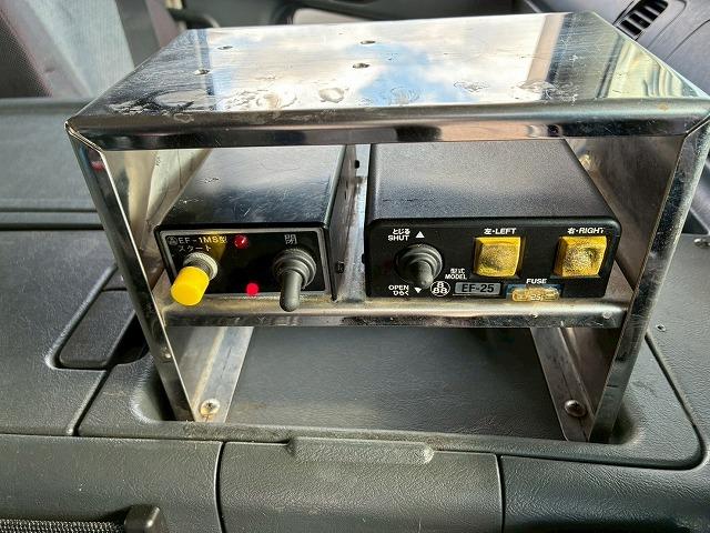 スーパーグレート 　車検整備付　令和８年１２月迄　Ｈ２６年式　ダンプ　６×４　３軸２デフ　リーフサスペンション　ワンオーナー　８．４トン積載　極東開発工業　５１０　２２０　額縁アオリ　３方向　電動コボレーン（36枚目）