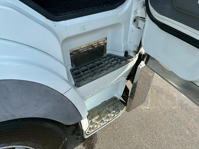 スーパーグレート 　車検整備付　令和８年１２月迄　Ｈ２６年式　ダンプ　６×４　３軸２デフ　リーフサスペンション　ワンオーナー　８．４トン積載　極東開発工業　５１０　２２０　額縁アオリ　３方向　電動コボレーン（47枚目）