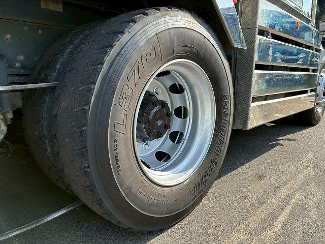 スーパーグレート 　車検整備付　令和８年１２月迄　Ｈ２６年式　ダンプ　６×４　３軸２デフ　リーフサスペンション　ワンオーナー　８．４トン積載　極東開発工業　５１０　２２０　額縁アオリ　３方向　電動コボレーン（64枚目）