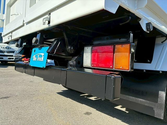 エルフトラック 　保証対象車両　予備検査付　Ｒ２年式　土砂禁ダンプ　４ナンバー　３トン積載　新明和工業　強化ダンプ　リア観音扉　バッカン新規架装　全塗装済み　６速　ＭＴ　マニュアル　３ｔ　６ｔ　小型　深ダンプ（33枚目）