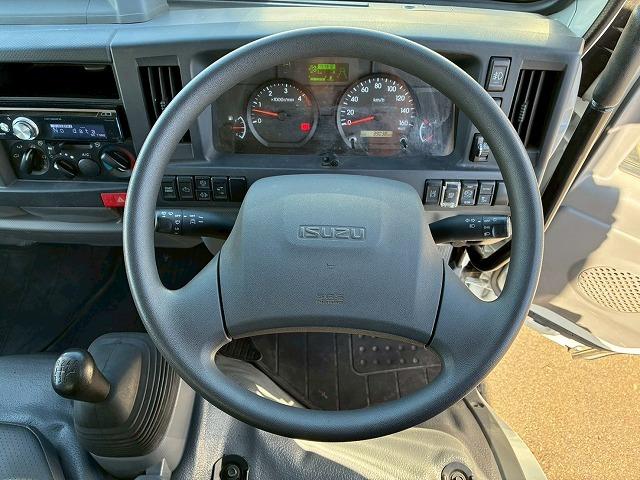 エルフトラック 　保証対象車両　予備検査付　Ｒ２年式　土砂禁ダンプ　４ナンバー　３トン積載　新明和工業　強化ダンプ　リア観音扉　バッカン新規架装　全塗装済み　６速　ＭＴ　マニュアル　３ｔ　６ｔ　小型　深ダンプ（37枚目）