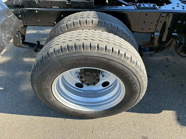 エルフトラック 　保証対象車両　予備検査付　Ｒ２年式　土砂禁ダンプ　４ナンバー　３トン積載　新明和工業　強化ダンプ　リア観音扉　バッカン新規架装　全塗装済み　６速　ＭＴ　マニュアル　３ｔ　６ｔ　小型　深ダンプ（54枚目）