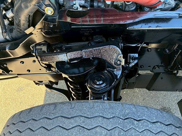 エルフトラック 　保証対象車両　予備検査付　Ｒ２年式　土砂禁ダンプ　４ナンバー　３トン積載　新明和工業　強化ダンプ　リア観音扉　バッカン新規架装　全塗装済み　６速　ＭＴ　マニュアル　３ｔ　６ｔ　小型　深ダンプ（56枚目）