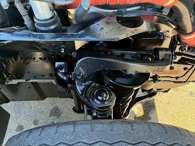 エルフトラック 　保証対象車両　予備検査付　Ｒ２年式　土砂禁ダンプ　４ナンバー　３トン積載　新明和工業　強化ダンプ　リア観音扉　バッカン新規架装　全塗装済み　６速　ＭＴ　マニュアル　３ｔ　６ｔ　小型　深ダンプ（57枚目）